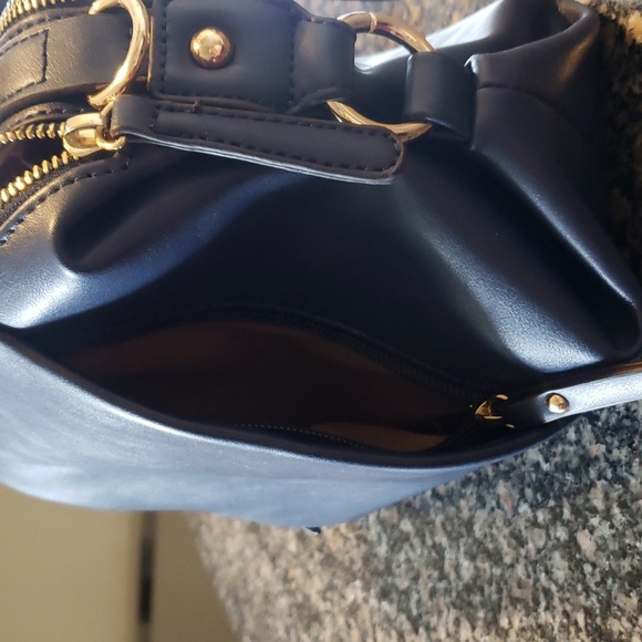 Sondra Roberts Crossbody - Picture 9 of 11